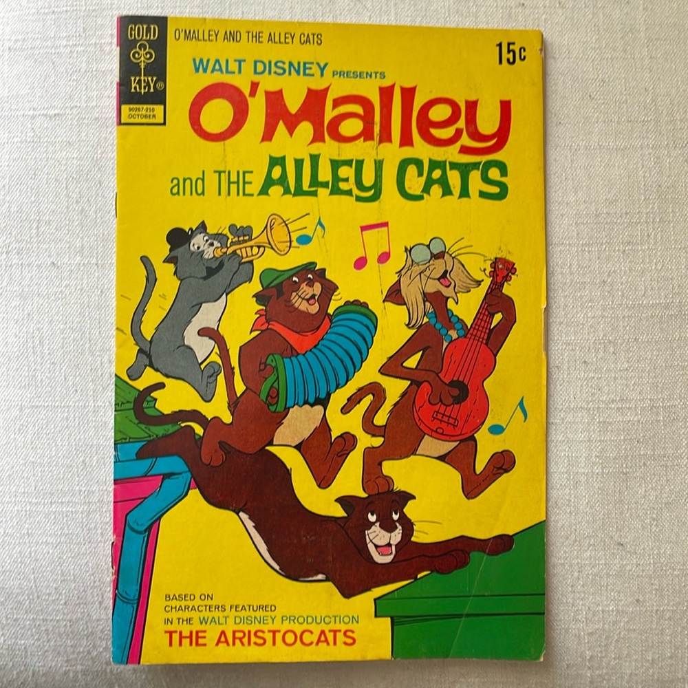 Walt Disney presents O’Malley and the Alley cats from the Aristocats